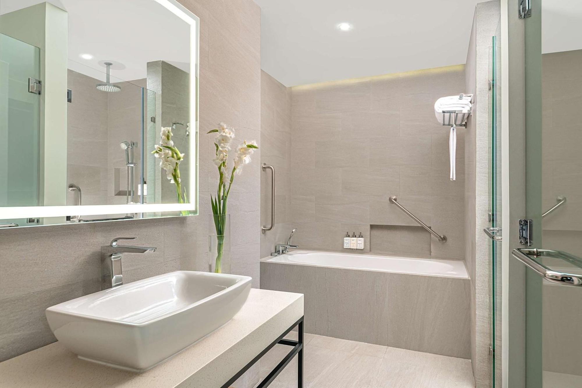 Park Inn By Radisson Bacolod Esterno foto